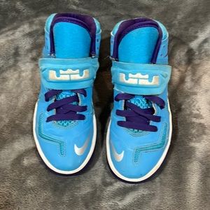 Nike Lebron Zoom Soldier VII Sz 2Y Blue/Purple/Wht 616986-403